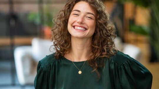 Les clés pour cultiver l’optimisme : guide pratique et conseils essentiels